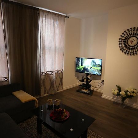 Luxury 1 Bedroom Flat In The Heart Of Wood Green Londen Kamer foto