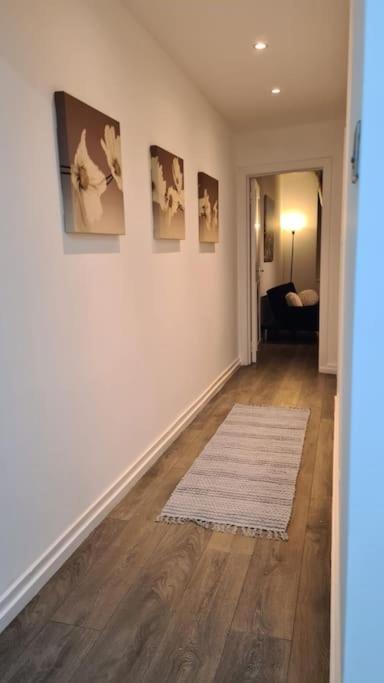 Luxury 1 Bedroom Flat In The Heart Of Wood Green Londen Buitenkant foto